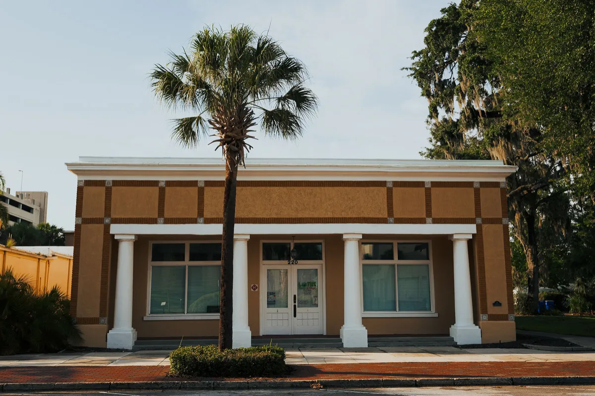 Florida retail storefront commercial property