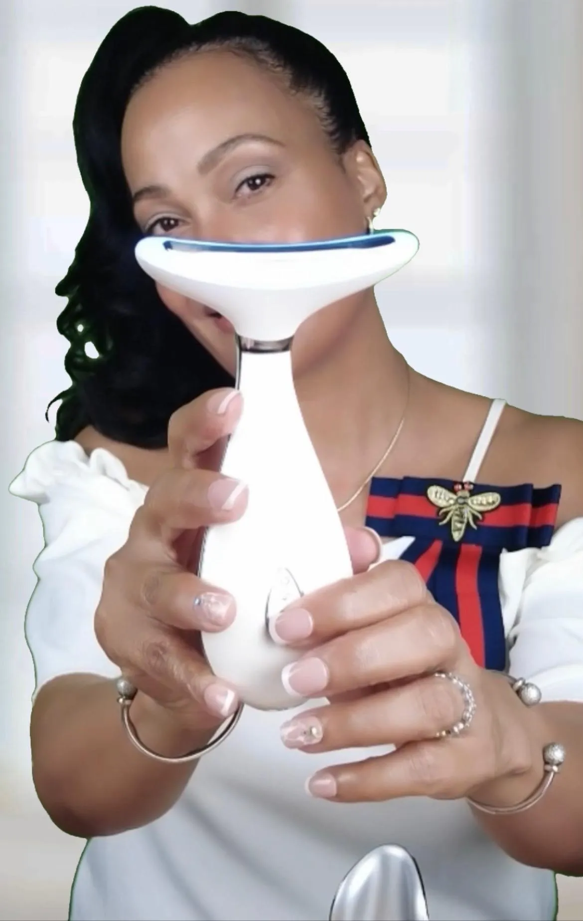  Vraiko Lily Neck Facial Beauty Device