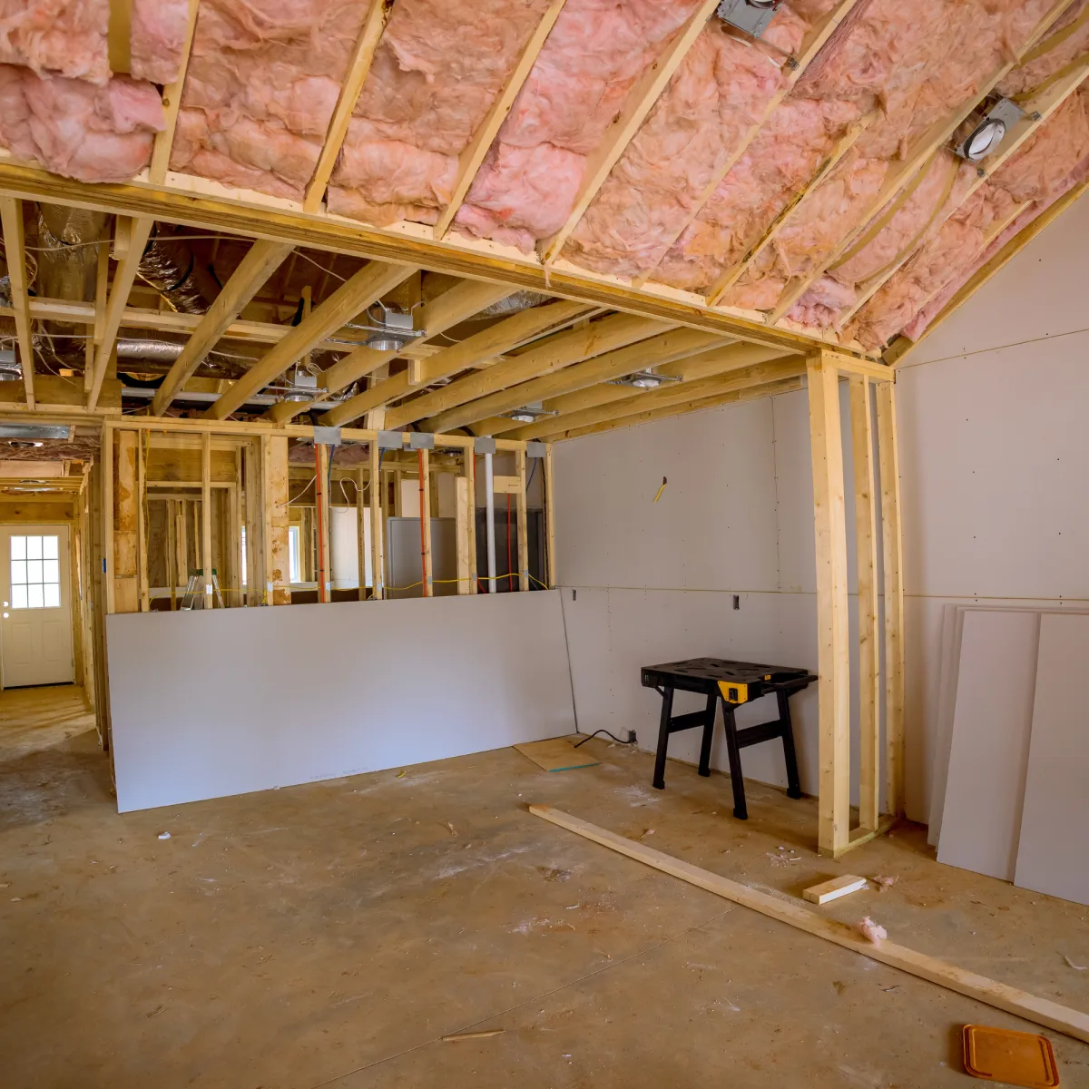 Équipe professionnelle de Construction Carl Breton inc. réalisant Plancher d’époxy pour garage