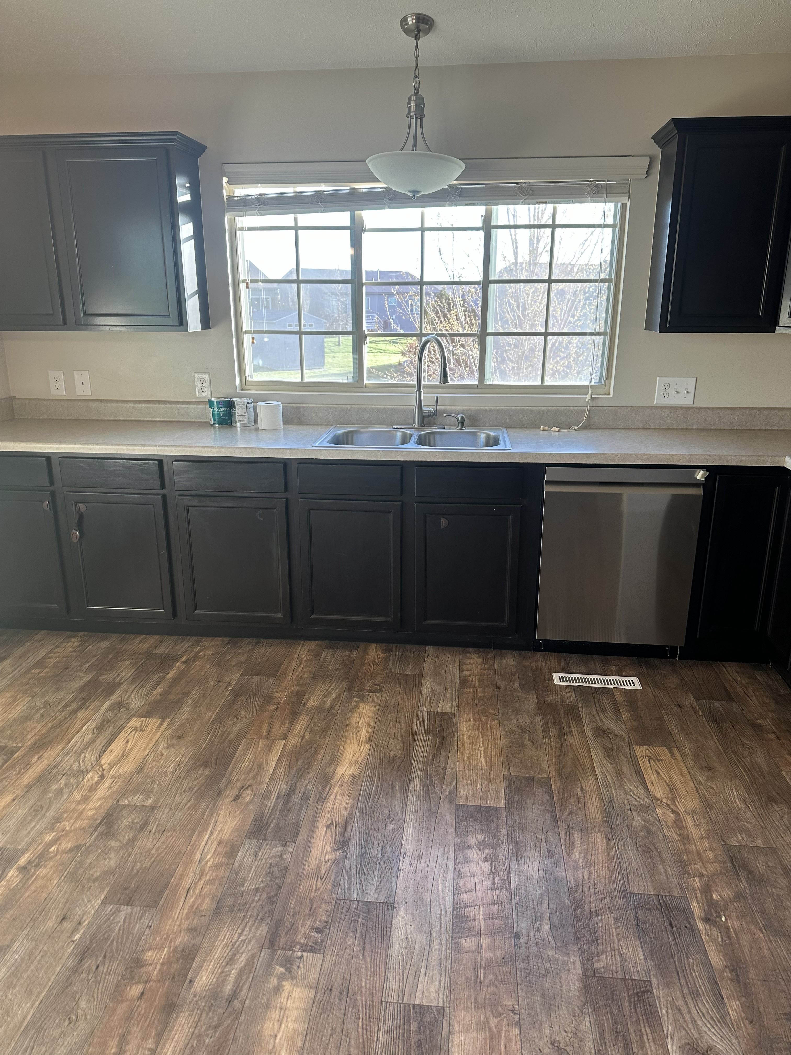 Bellevue Cabinet Painting