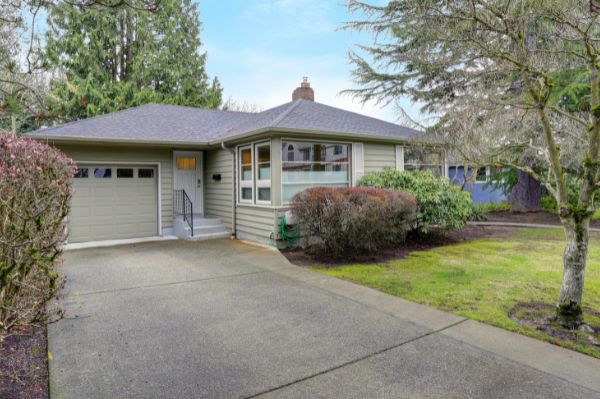 Murfreesboro Concrete builds and installs Driveway