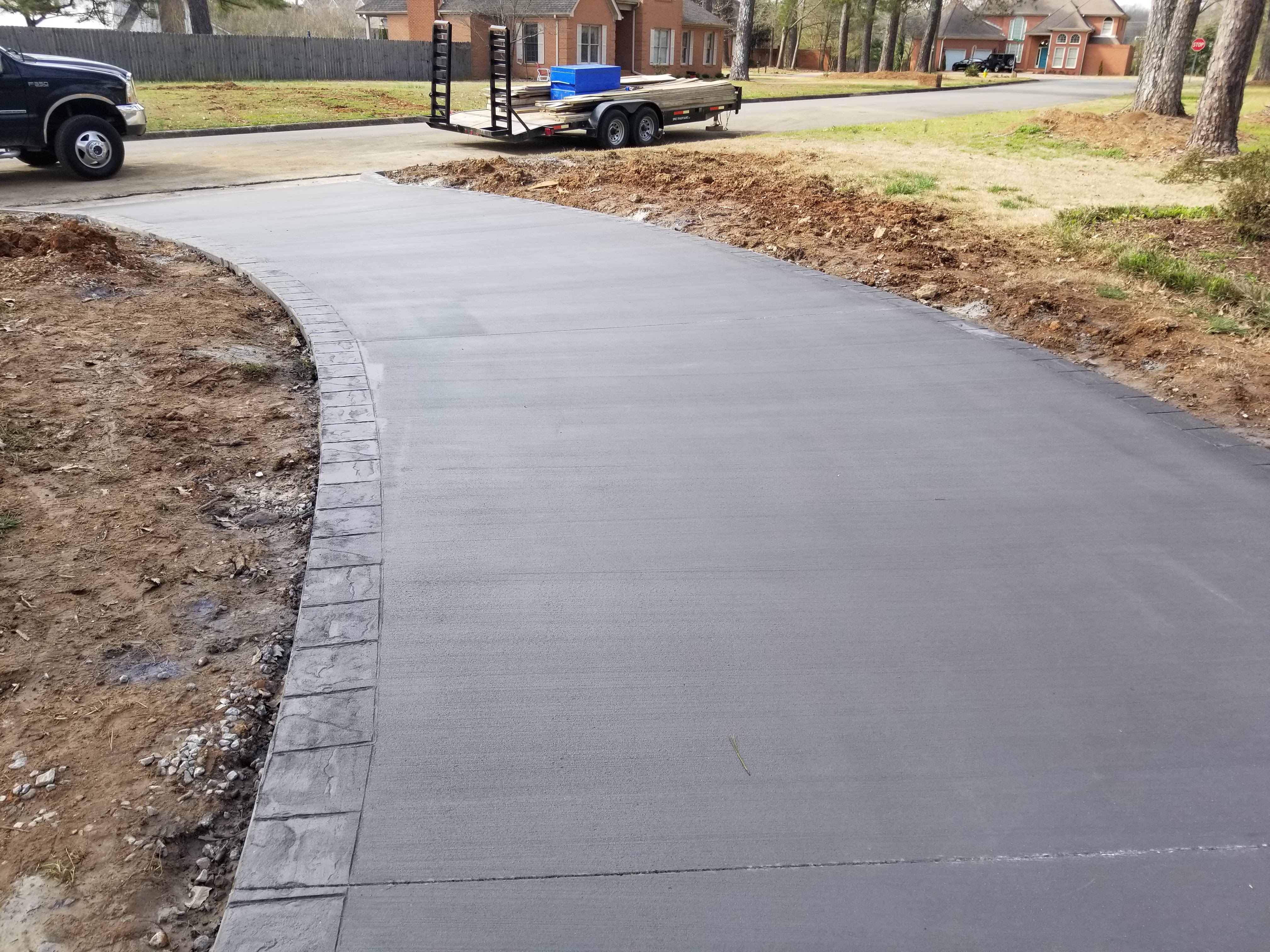 Murfreesboro Concrete builds and installs Driveway