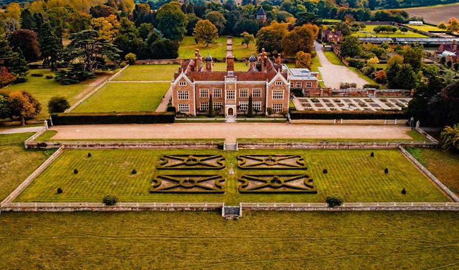 Elegant venue photo of The Decorium in North London, catering to 300 guests for weddings and events by Elite Event Caterers.