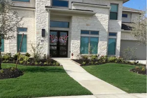 Hedge Trimming in Houston, TX