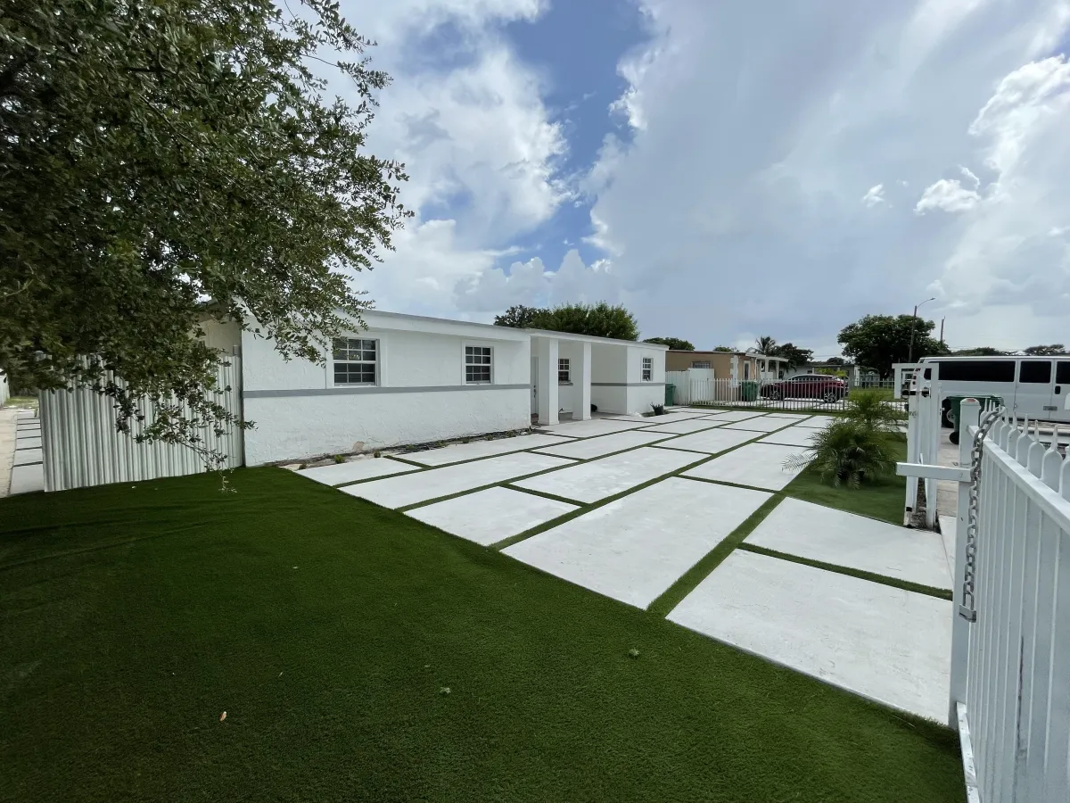 Artificial Turf for Pet Owners in Weston