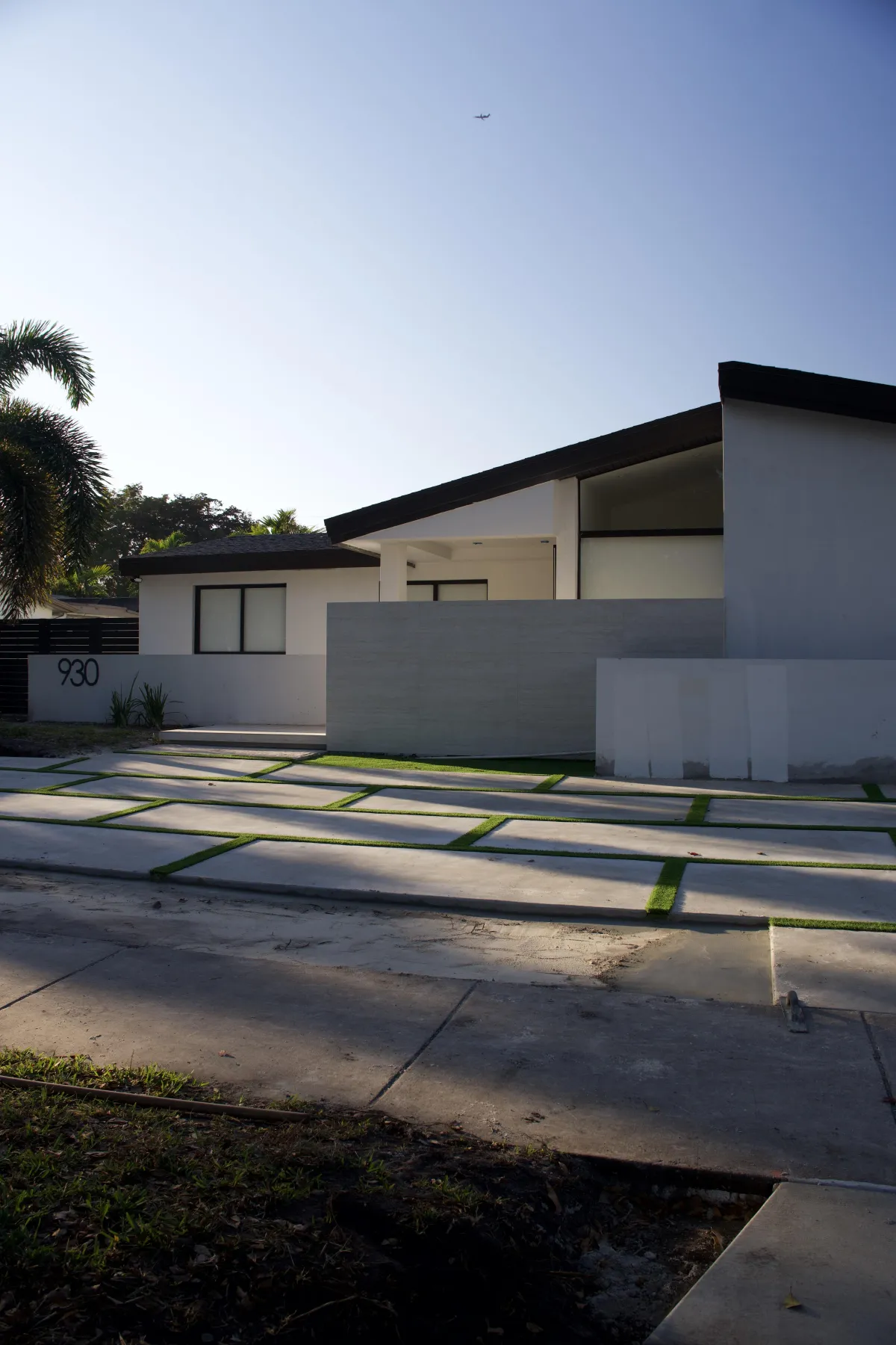 Concrete Driveway Contractors in Coral Gables: What Sets a Quality Install Apart