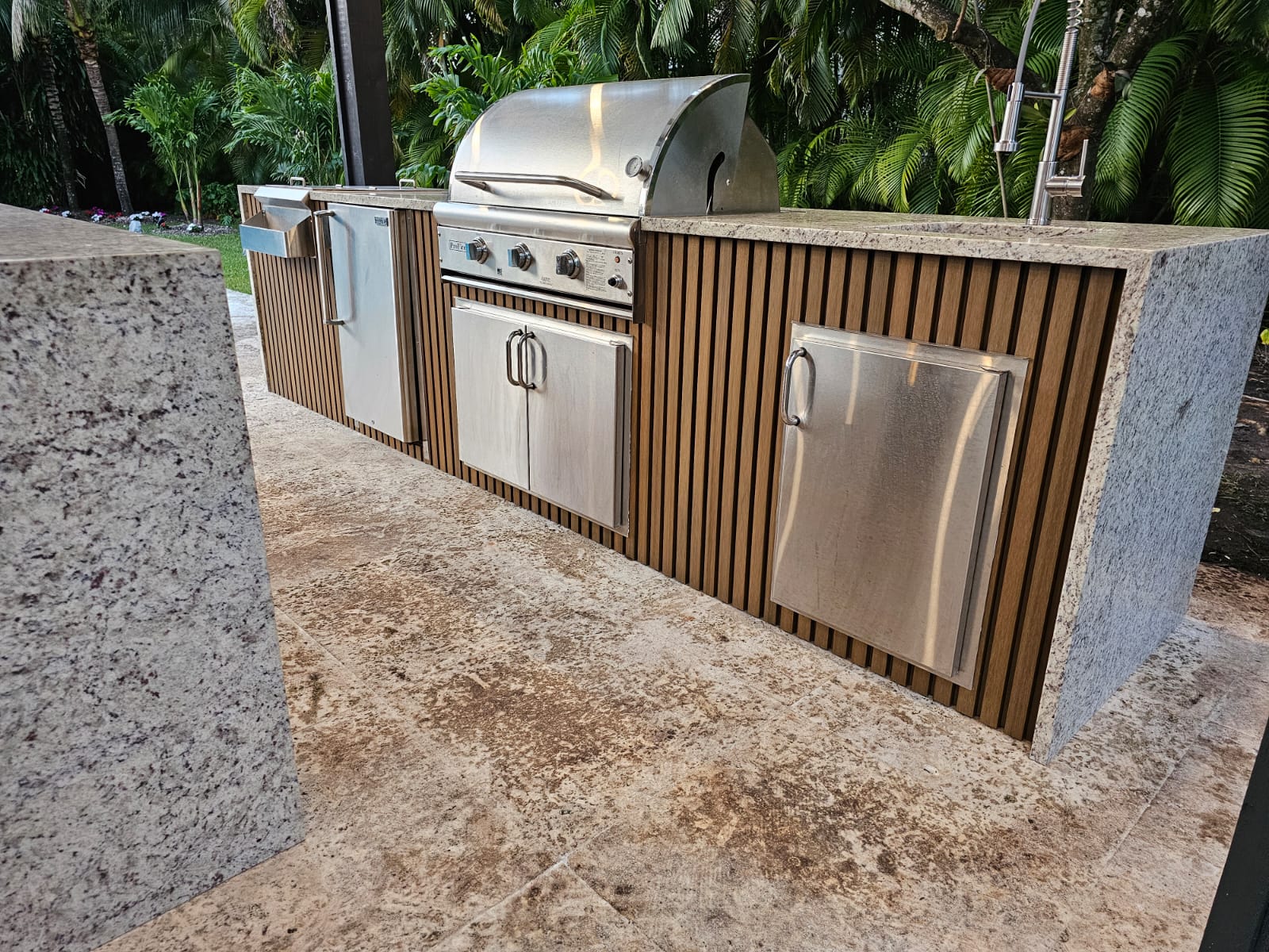 Outdoor Kitchen