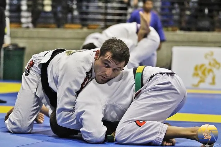 Brazilian born Black Belt and current world competitor, Professor Bruno Antunes, is the owner and head instructor at Honor Roll BJJ Academy. 