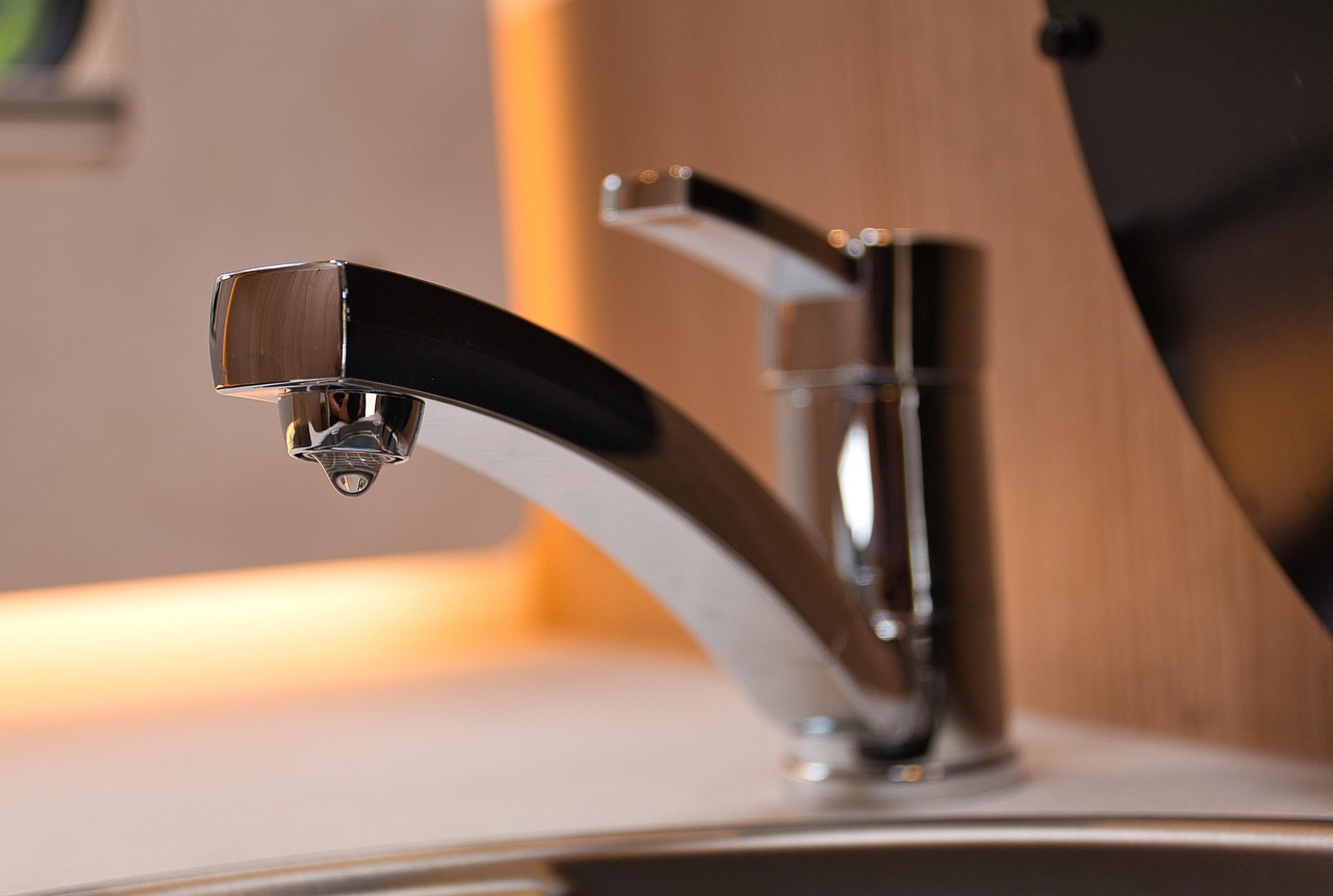 A leaky faucet in Leander, Texas. Your local plumbers provide fixture replacements and installments.