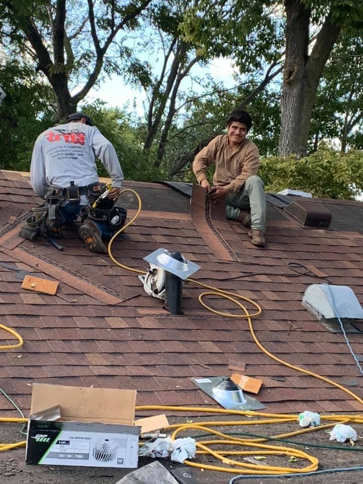 Roofing contractor in Le Mars