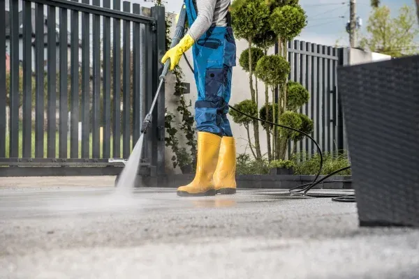 How Home Power Washing Helps Combat Mold and Mildew Near Logan Martin Lake