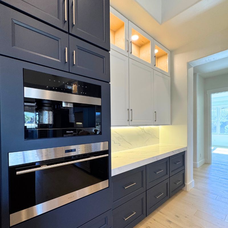 Contemporary Austin kitchen cabinets and stainless appliances installation