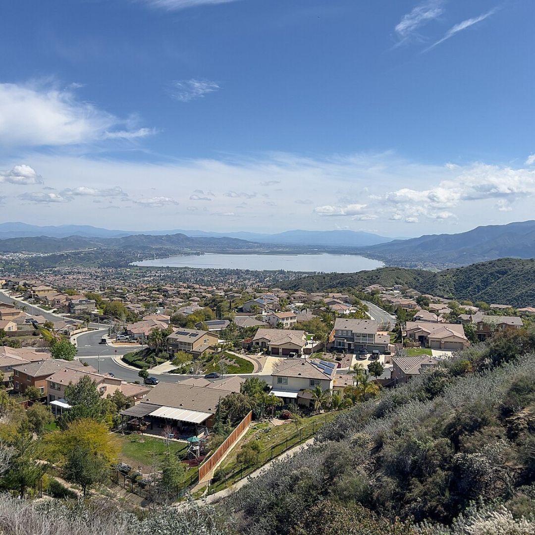 Elsinore Valley, CA Featured Image