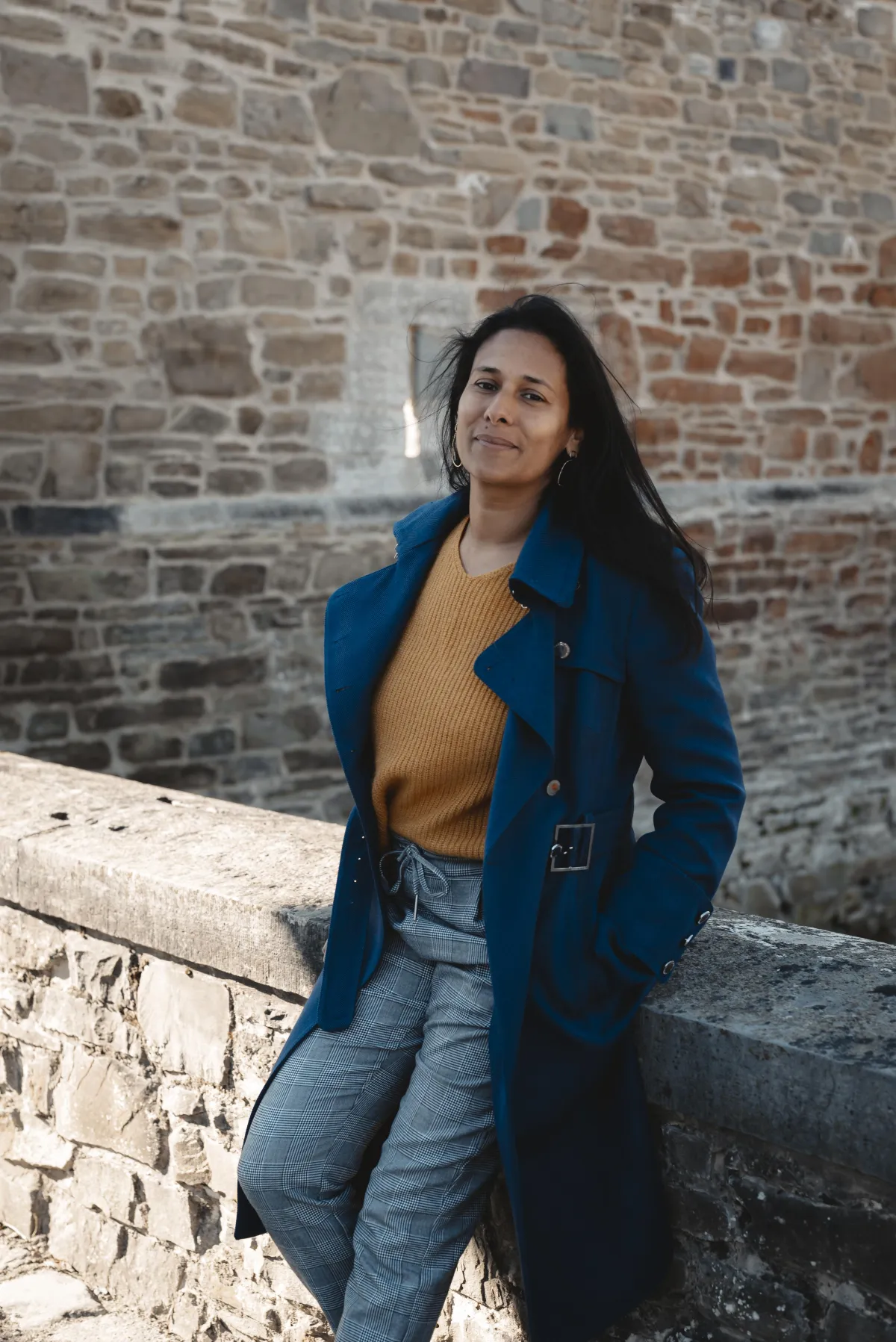 Portrait de Laurence Cordonnier dans un environnement naturel et chaleureux