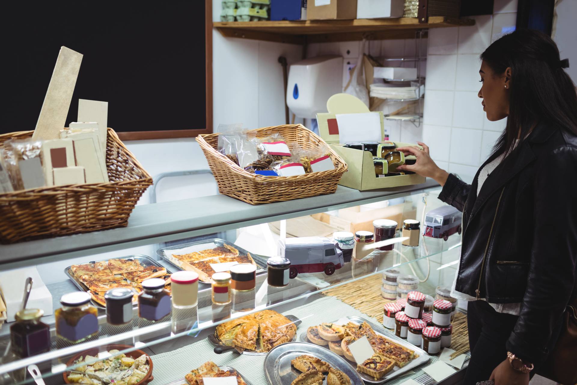 Arizona Restaurant, Bakery & Deli Insurance: Protecting Food Businesses in Phoenix, Tucson & Statewide
