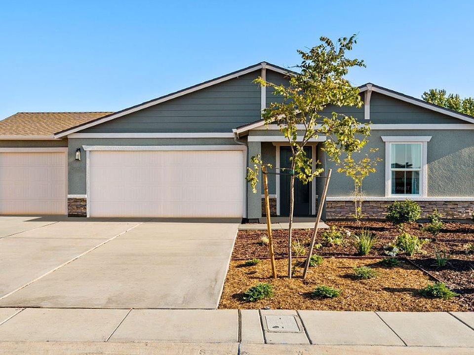 Merced Concrete builds and installs driveways
