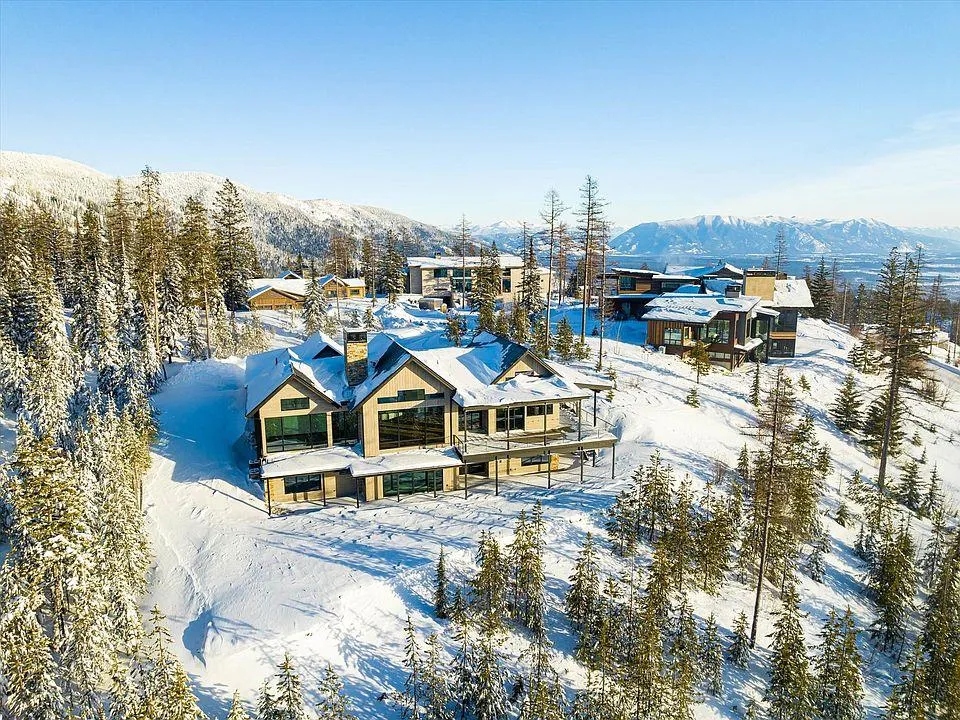 Whitefish MT deck design, builds, and outdoor features