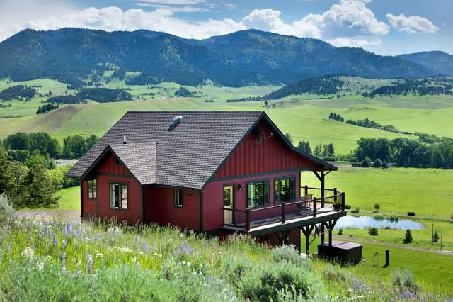 Elevated cedar deck overlooking Bridger Canyon in Bozeman MT