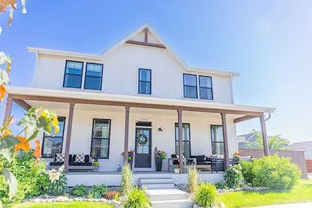 Compact composite deck with railing in Josephine Crossing neighborhood, Billings