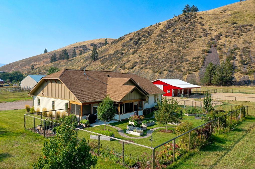 Elevated deck with pergola and hot tub pad in Miller Creek Missoula MT