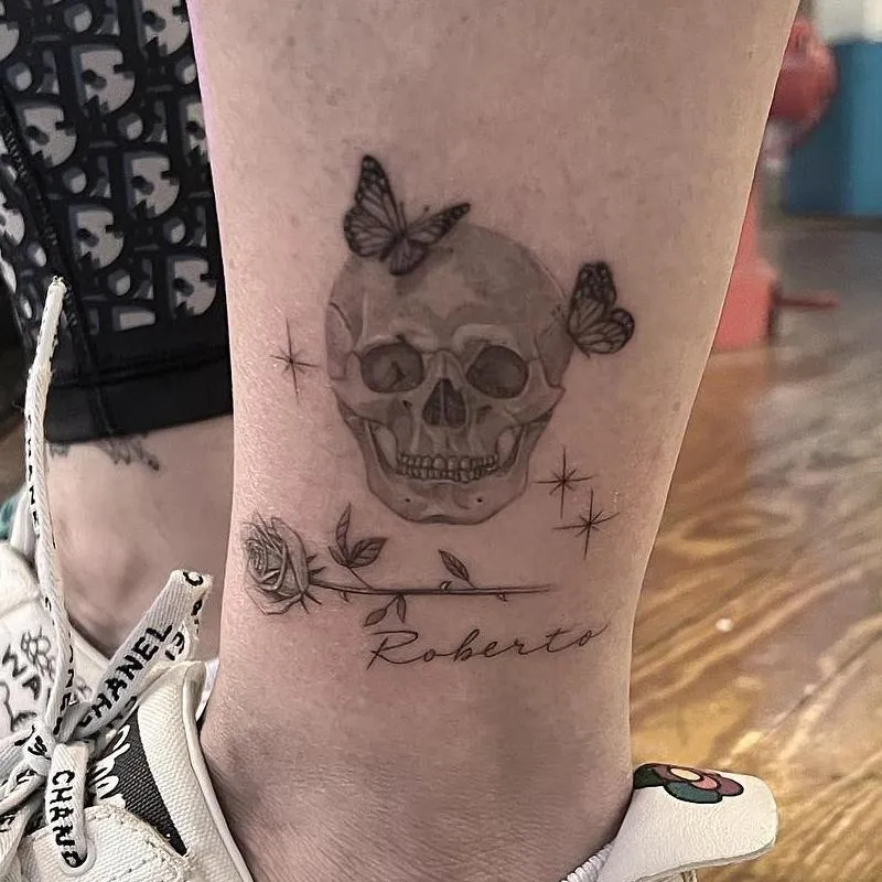 Old truck tattoo on the arm fine line