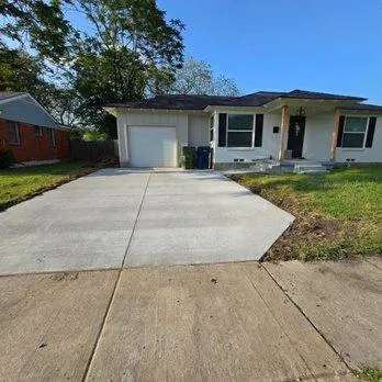 North Shore Concrete builds and installs Driveway