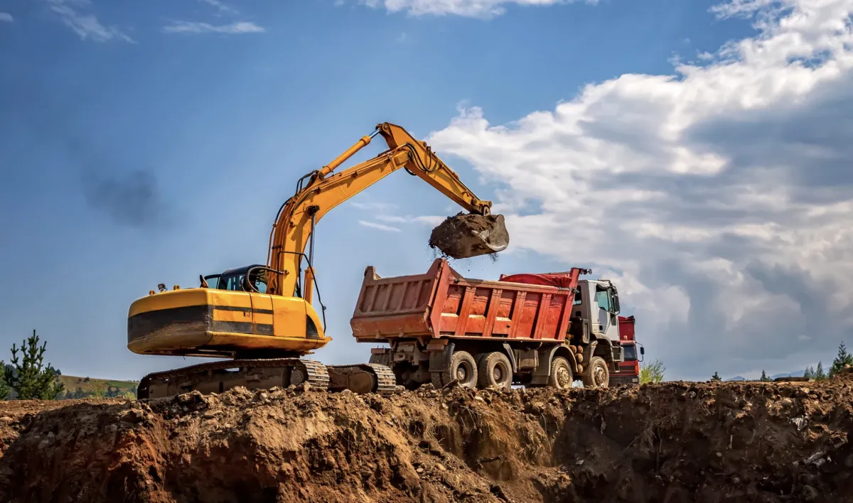 excavator diggin