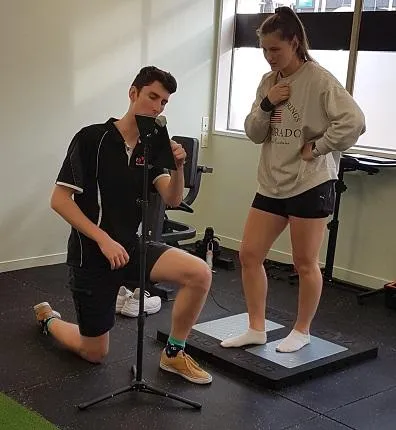 Physio doing biomechanical analysis