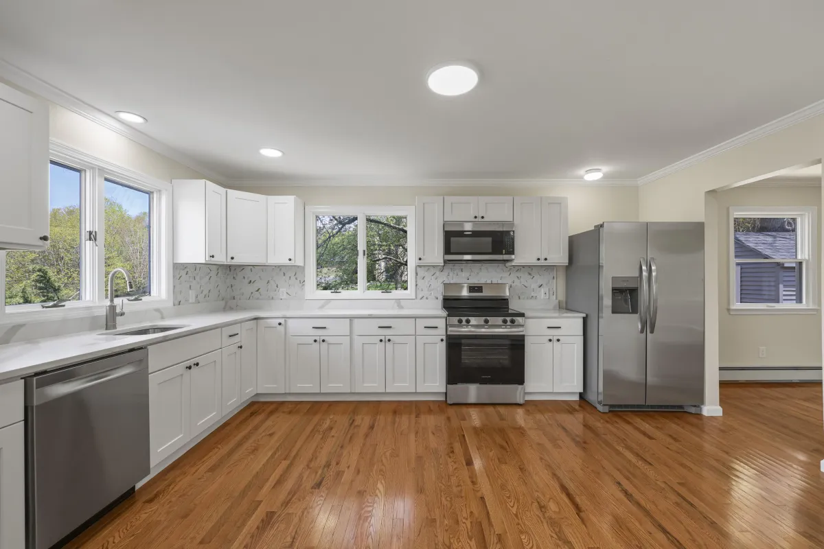 149 Wilshire Dr Cheshire MA Kitchen
