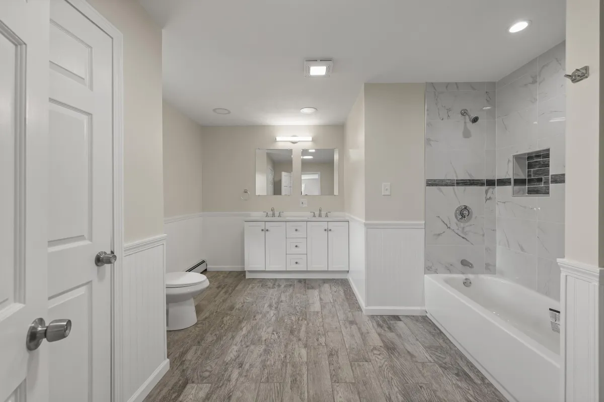 149 Wilshire Dr Chesire MA Bathroom