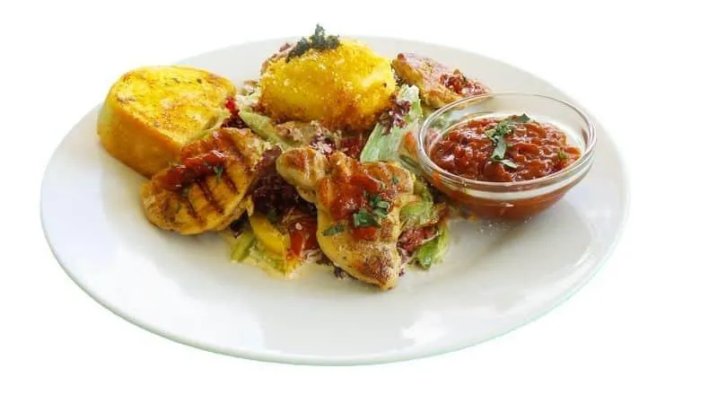 Hühnchen auf Salat in St. Lorenzen im Mürztal