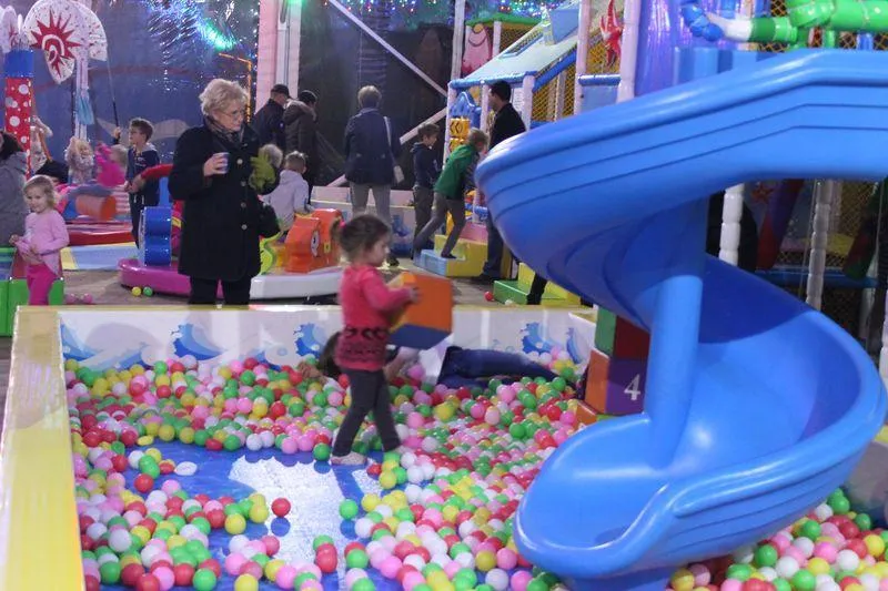 Kleinkinder Spielplatz indoor Semmering Schnellstraße
