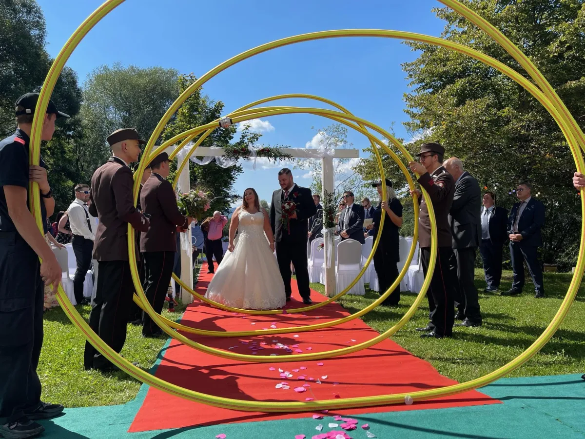 Roter Teppich für die Feuerwehr Obersteiermark