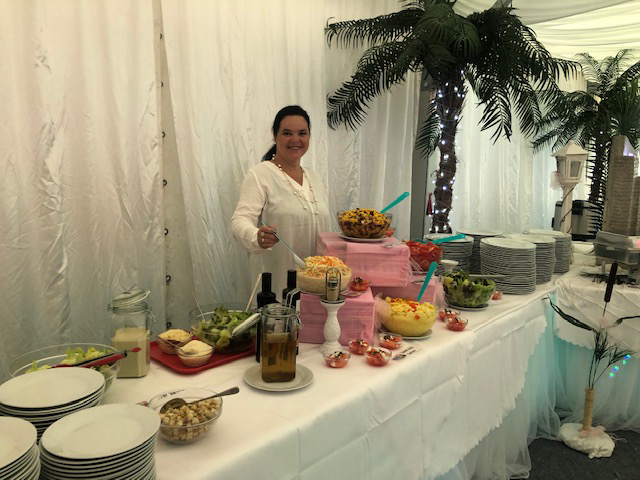 Seminar Catering Buffet mit Speisen und Servicebereich bei Flasch City seminarlocation near Frohnleiten