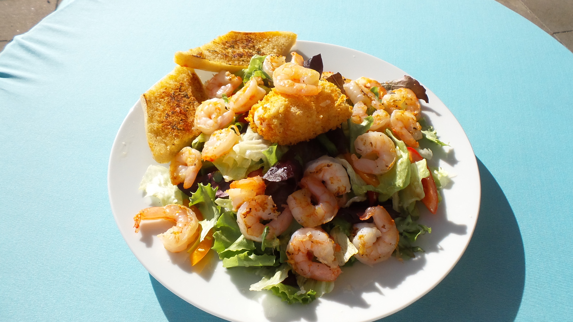 Garnelen pasta mit Tomatensauce serviert bei Flasch City Restaurant-cafe near Knittelfeld