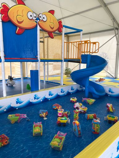 Indoor Spielplatz mit Softplay Bereich und Rutsche bei Flasch City Restaurant-cafe in Obersteiermark