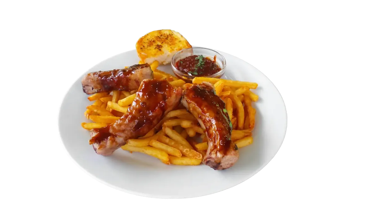 BBQ-Rippchen mit Pommes und Dip im Flasch City steak restaurant-cafe near obersteiermark