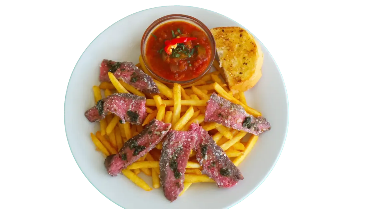 Flasch City Restaurant-Cafe mit belegten Brötchen, Tapas und Happerls sowie Steakstreifen, knusprigen Pommes und würziger Sauce auf dem Teller