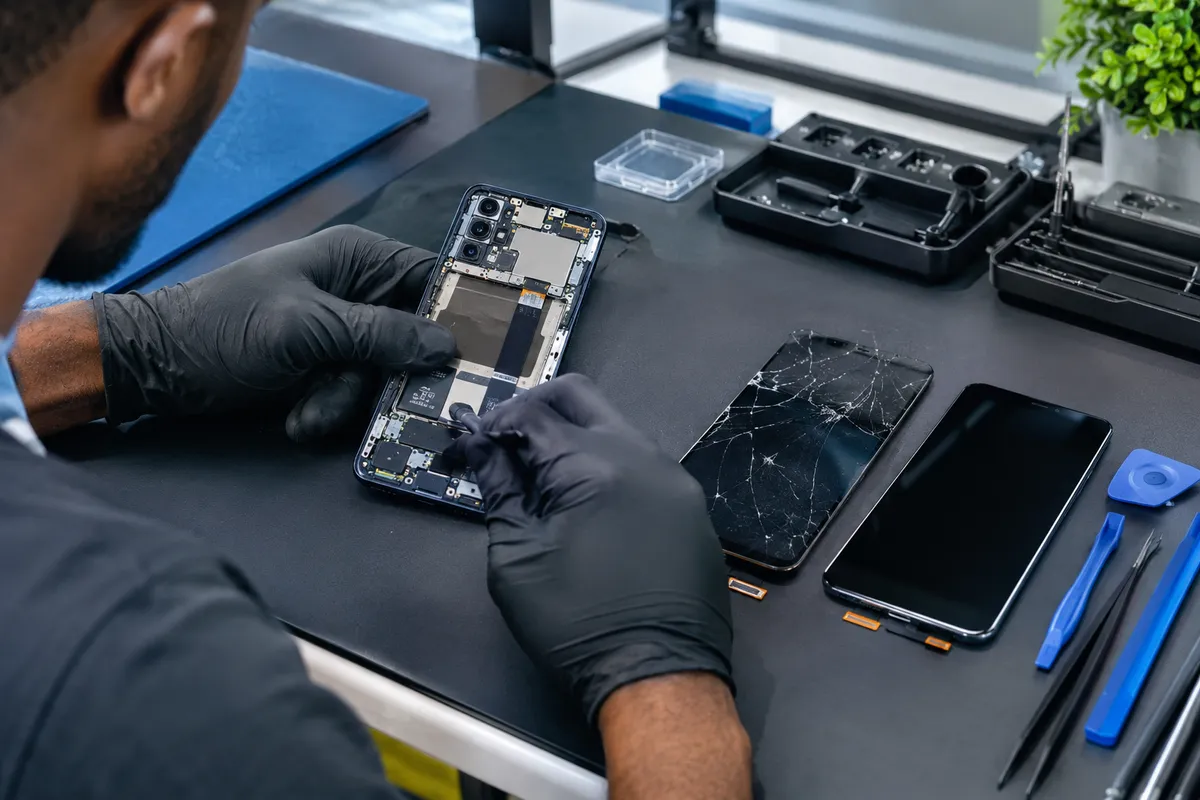 Samsung Screen Replacement in Lagos | Same-Day Repair