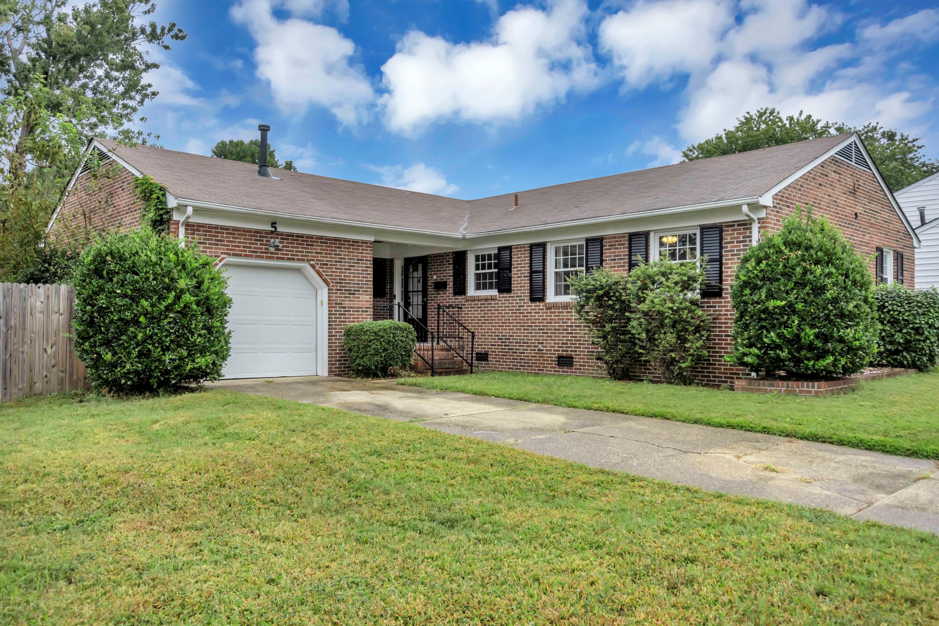 Point O Woods Virginia Beach single family home on an established lot in the Great Neck corridor
