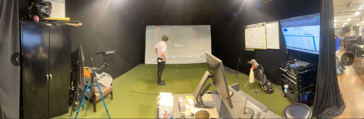 shallow focus photography of white golf ball