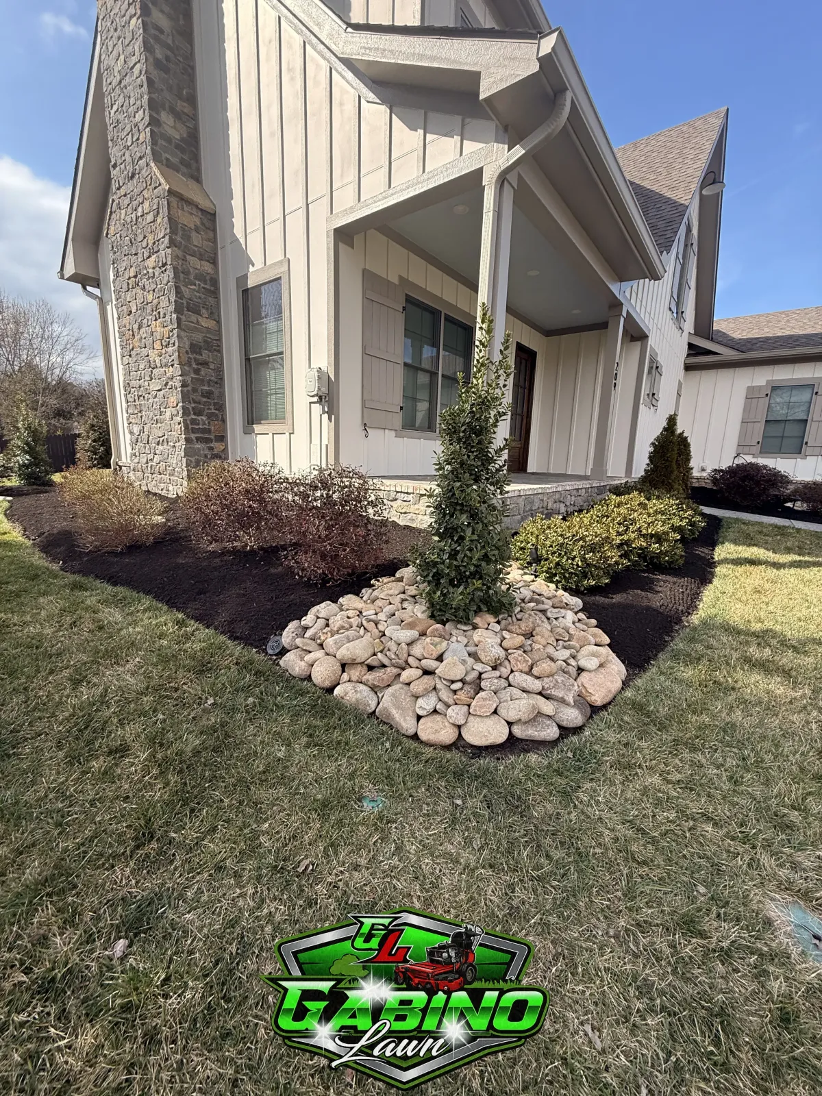 river stone landscaping Farragut TN Gabino Lawn Care