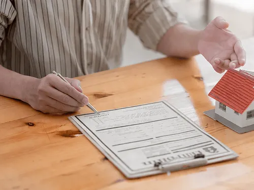 {{ custom_values.service_1 }} in {{custom_values.biz_area_1})