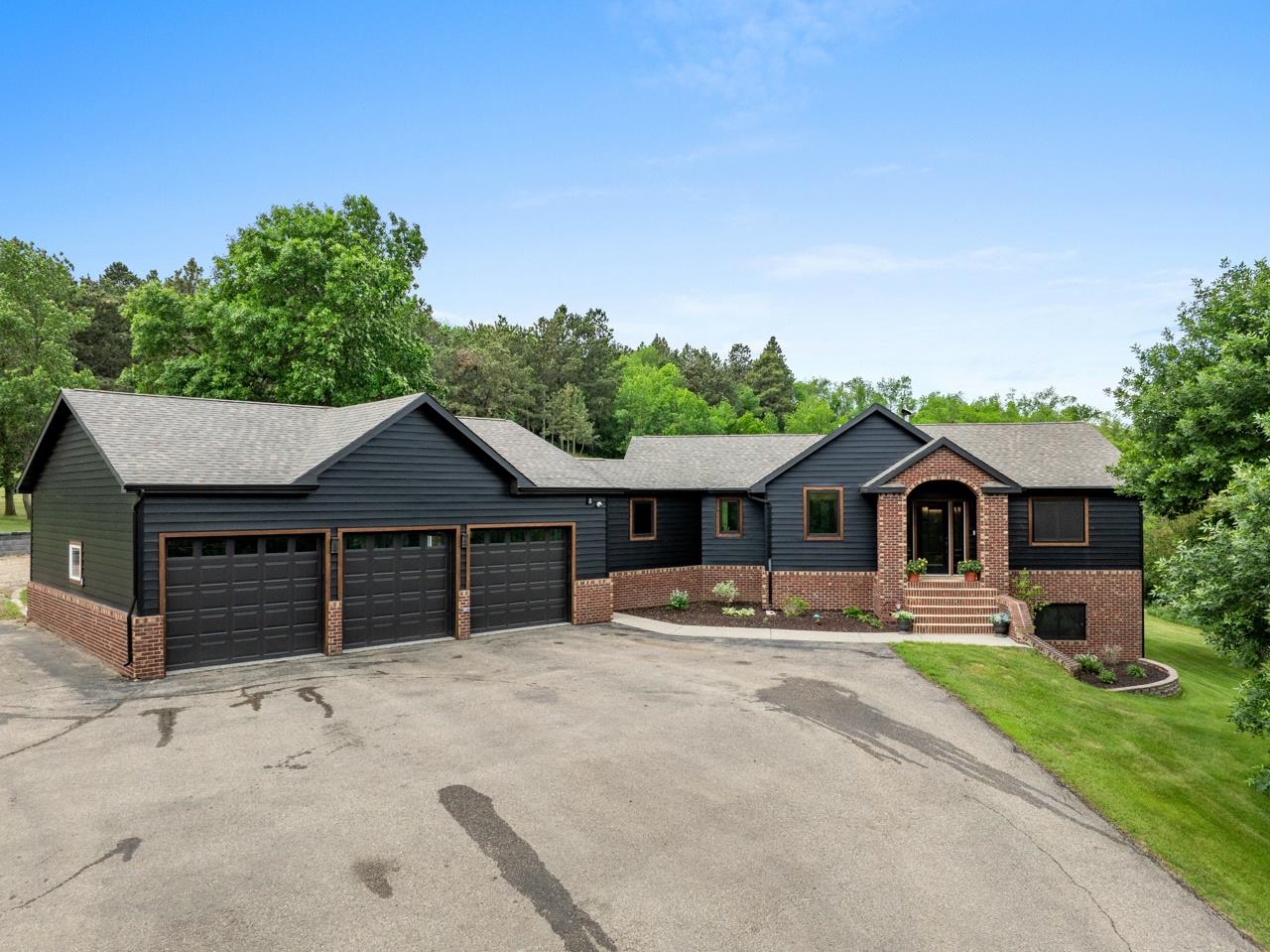 Minot Concrete builds and installs driveways