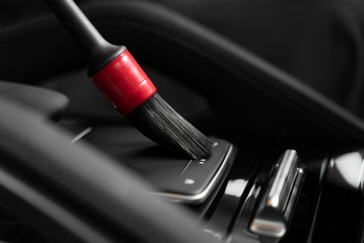 Detailing auto
