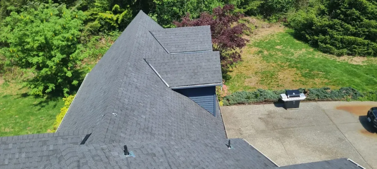 Choosing Roofing Contractors in Seattle WA: Addressing Local Challenges