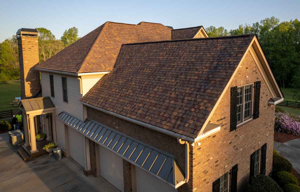 Hiring Commercial Roofing Contractors in Seattle WA