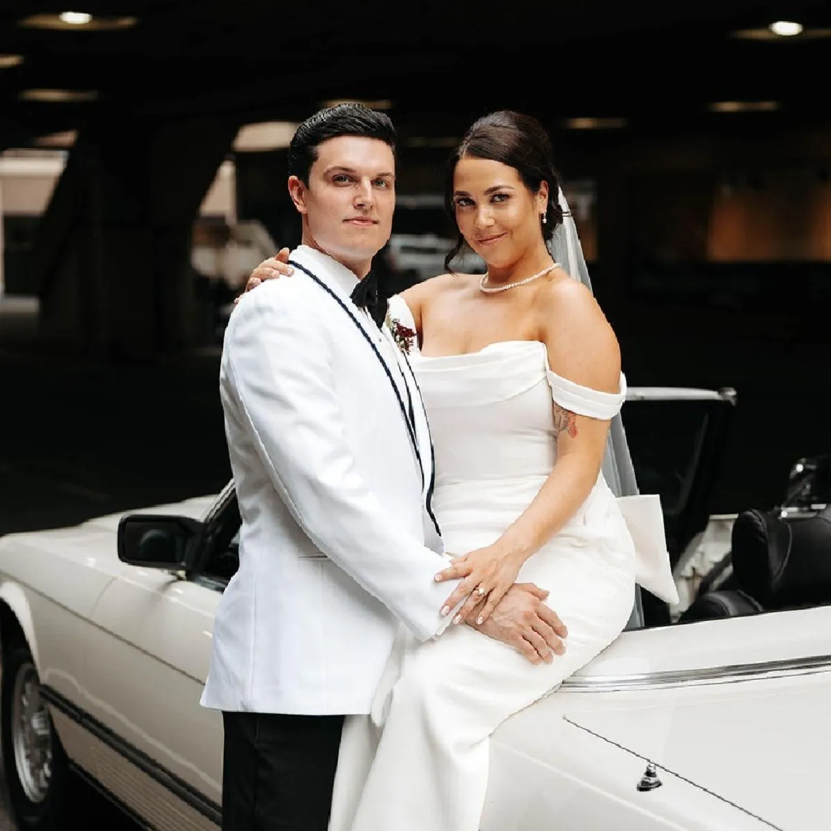 bride and groom portrait with classic Mercedes Benz at Art Gallery of Hamilton