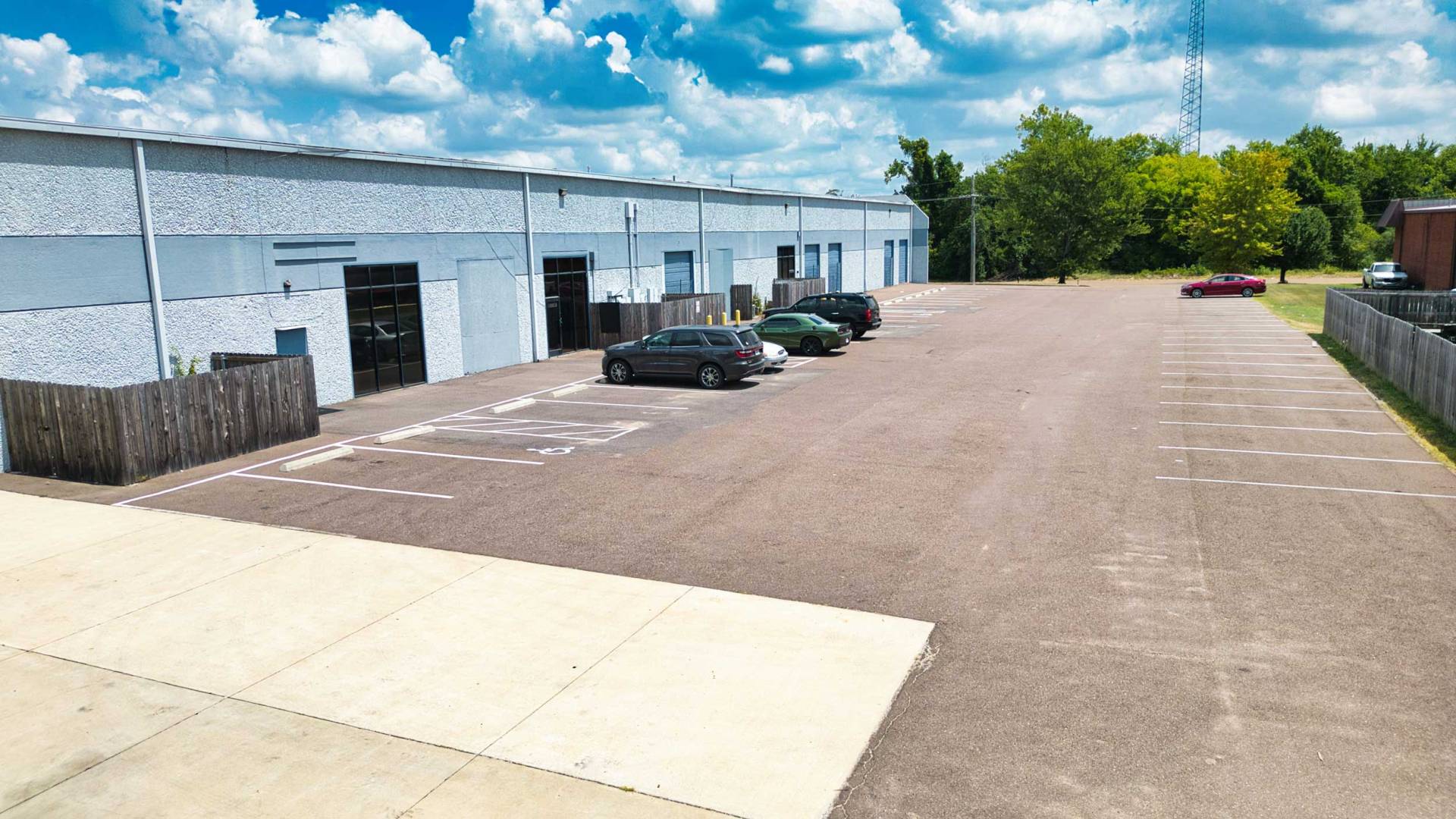 Southaven Concrete builds and installs driveway 