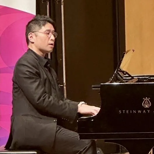 Classical piano lessons